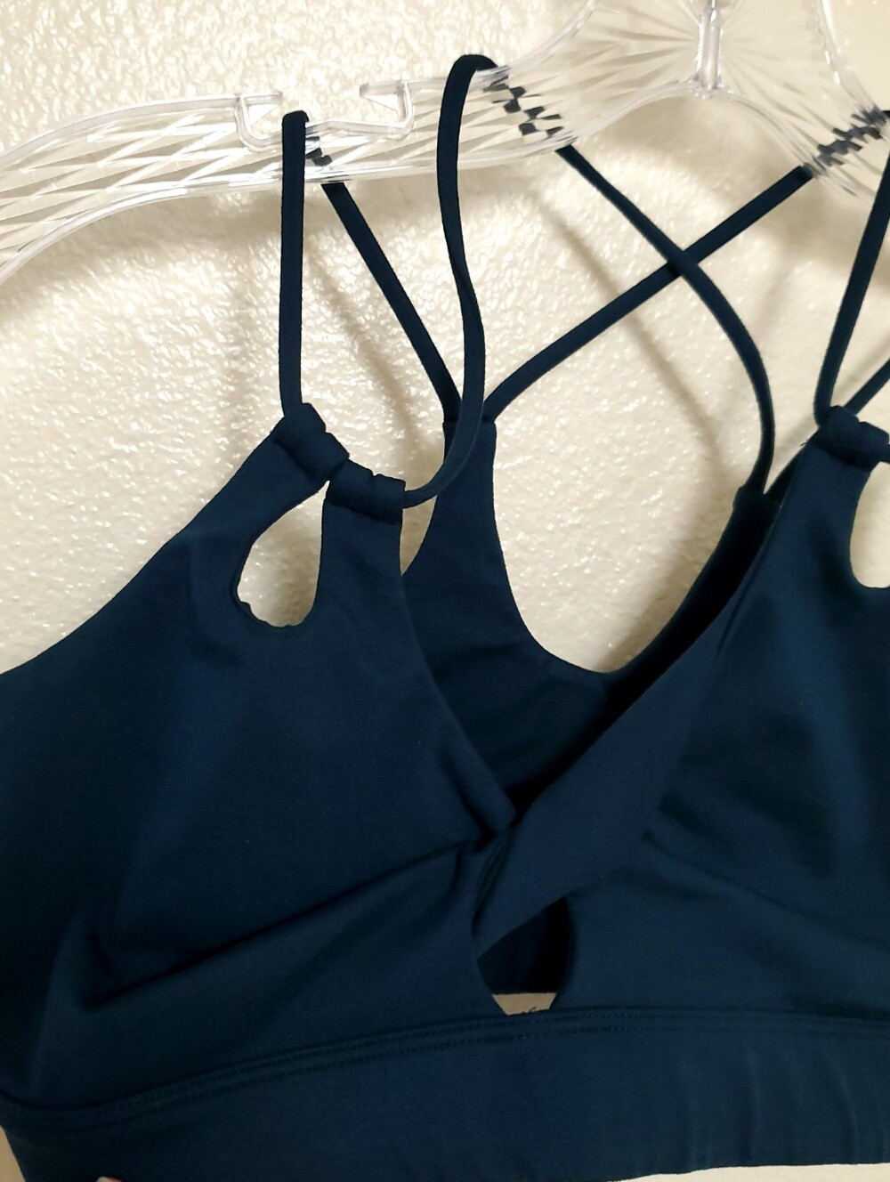 BOMBSHELL Sportstwear Twist Front Sports Bra - Picture 5 of 9